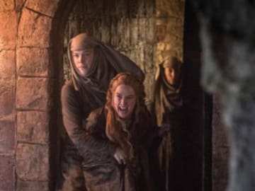 Una actriz de ‘Juego de Tronos’ saca a la luz la escena que eliminaron a última hora