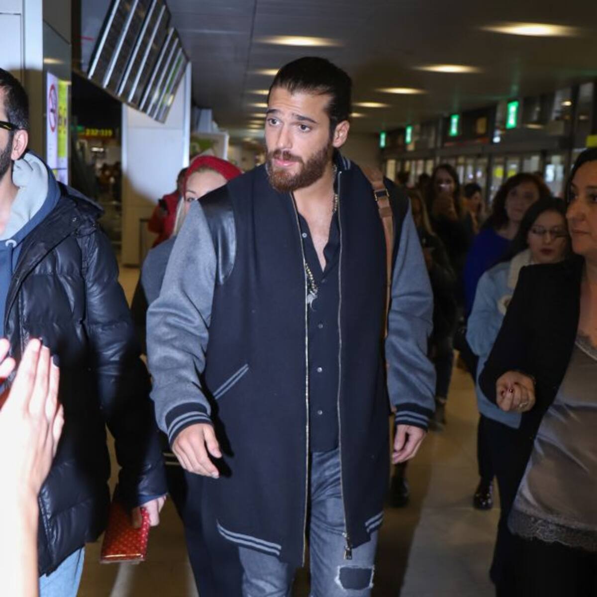 Can Yaman sufre las consecuencias del coronavirus
