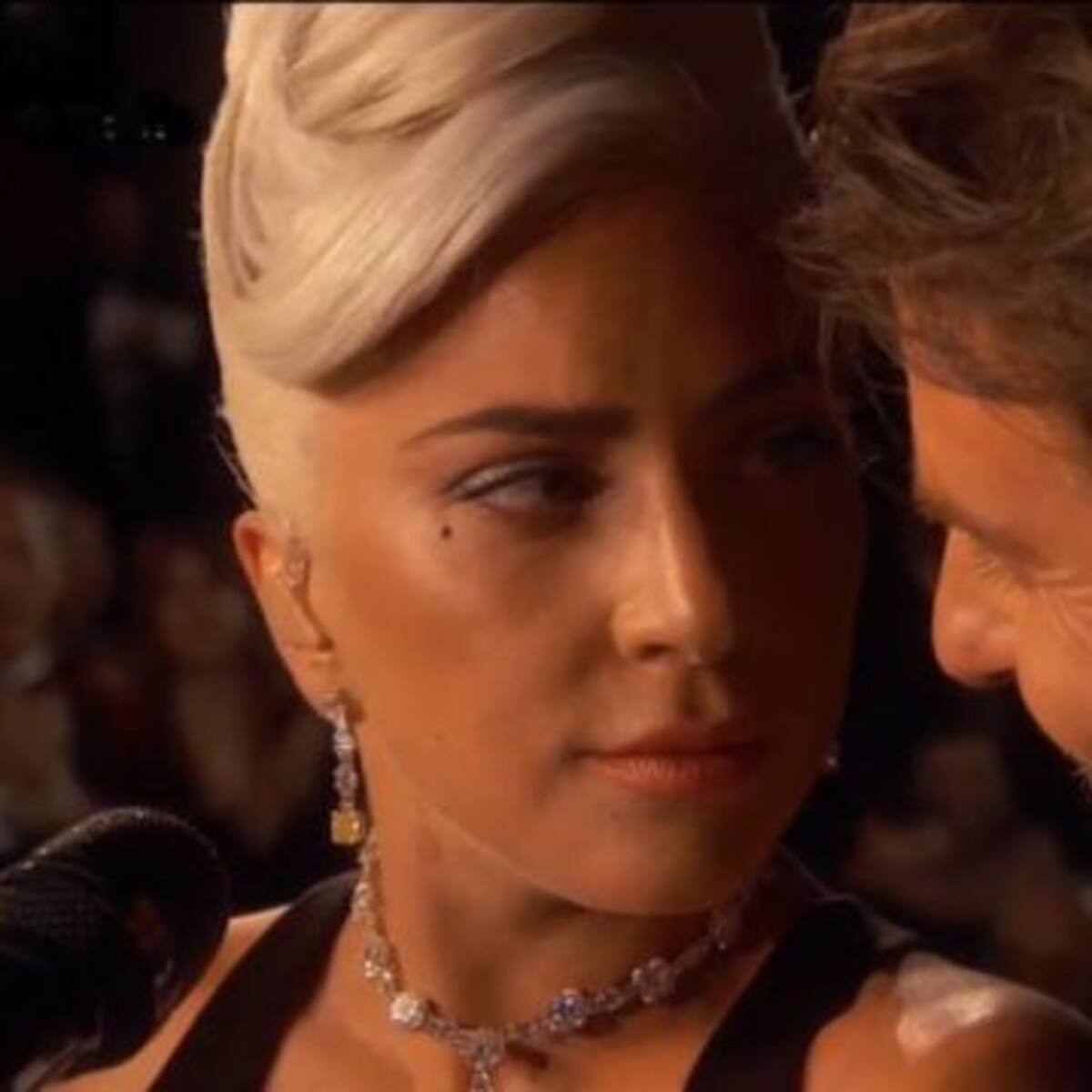 Lady Gaga conmovió en los Oscar 2019, al entonar "Shallow" junto a Bradley Cooper