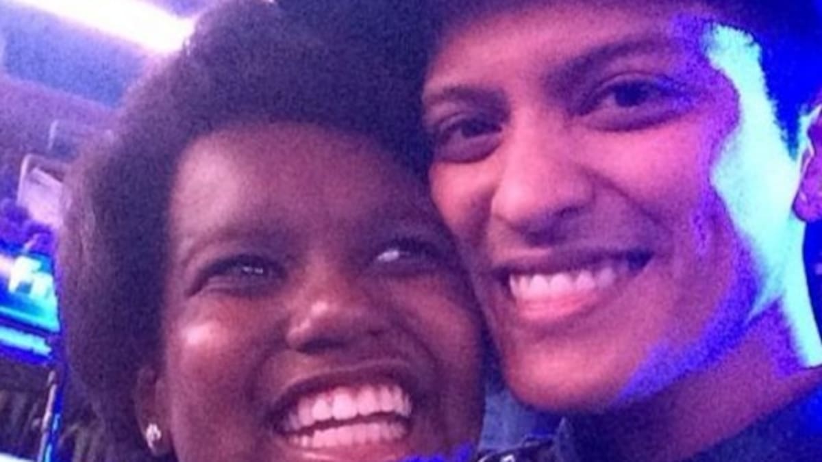 Bruno Mars salva a una niña
