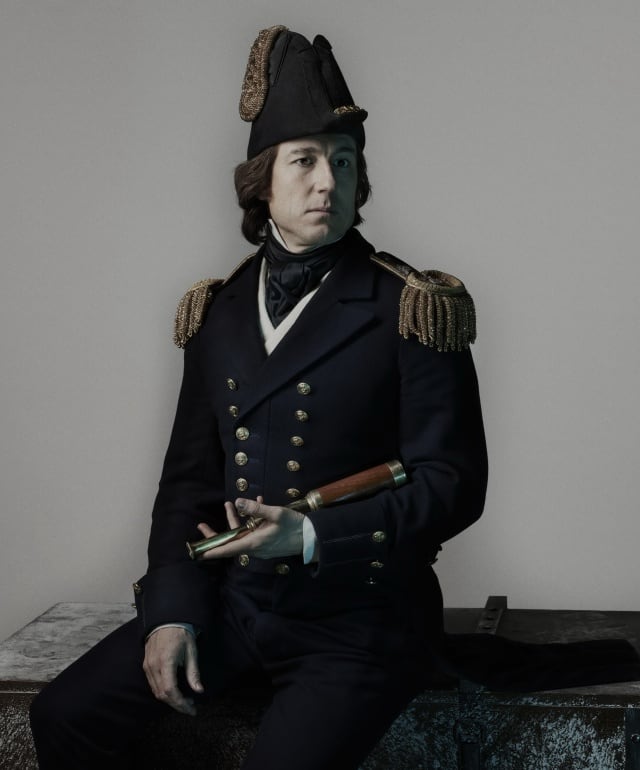 Tobias Menzies es el Capitán James Fitzjames