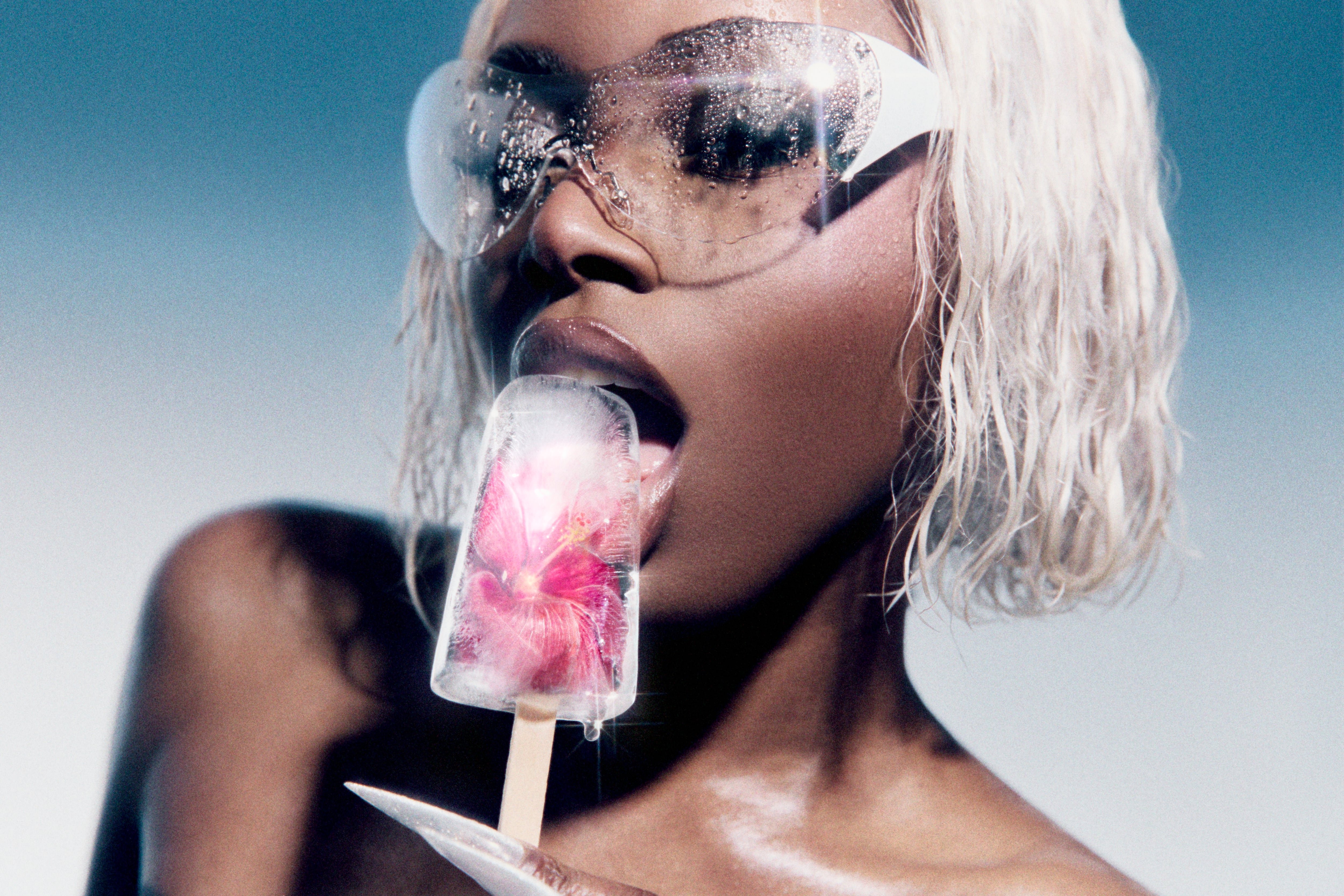 La artista Suzete en una foto promocional