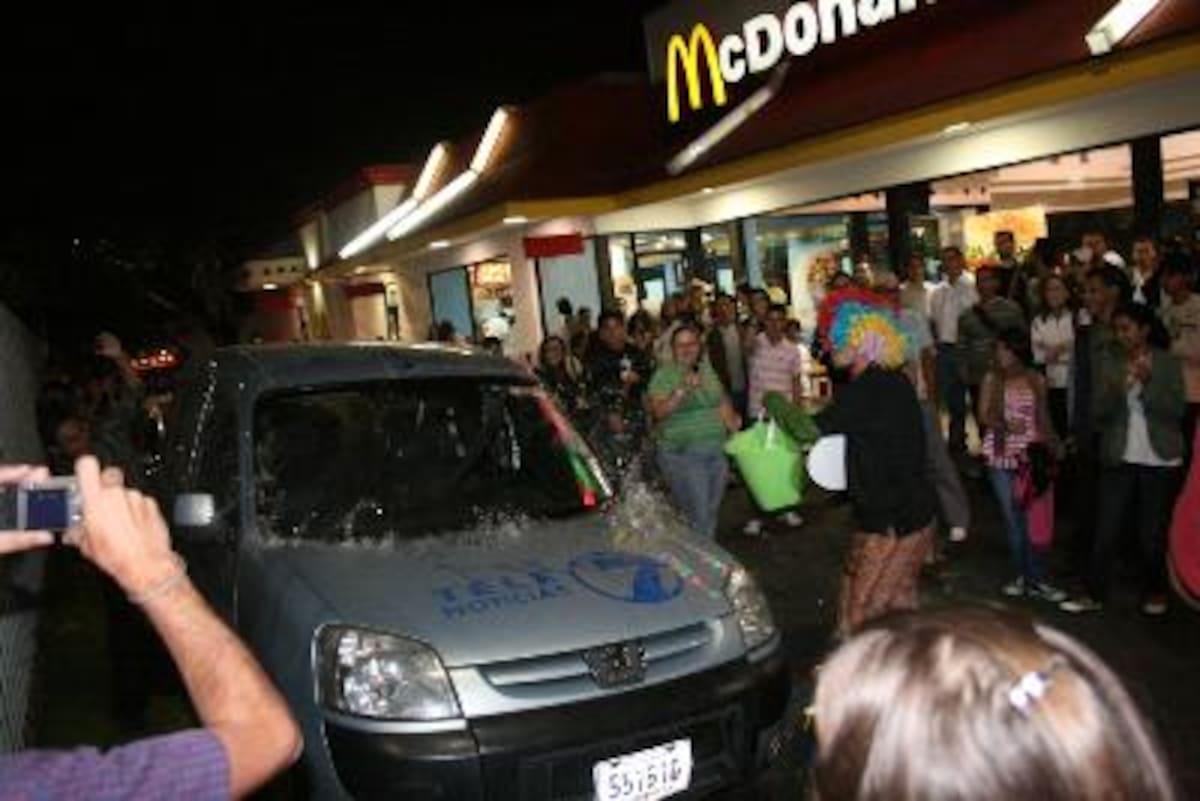 La Hora sin Nombre Segundo Aniversario Mc Donald's Zapote