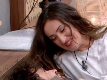 El tonteo de Rafa y Carmen es más que evidente en ‘Secret Story’: “Eres tú mi momento favorito del día” ©copyright los40.com