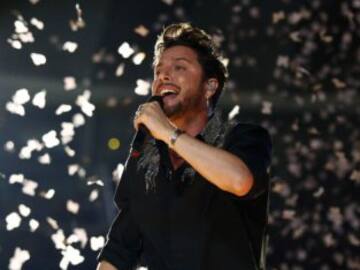 Manuel Carrasco interpreta Llegó Navidad, su versión de Happy Xmas (WAR IS OVER) de John Lennon