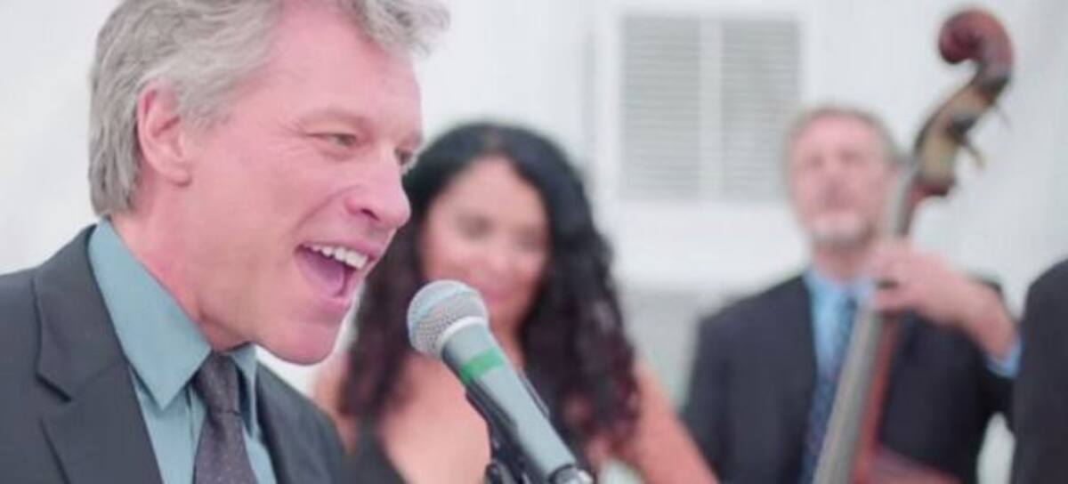 Bon Jovi cantó en un casamiento