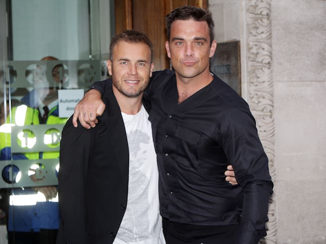 Gary Barlow y Robbie Williams en Radio 1 en el año 2010
