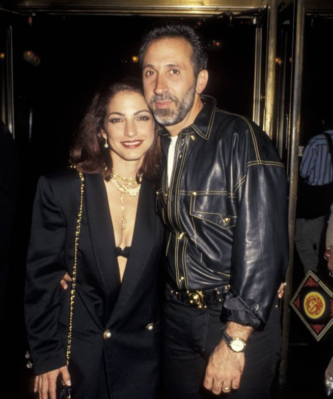 La cantante Gloria Estefan y su marido, Emilio Estefan, en 1992.  
