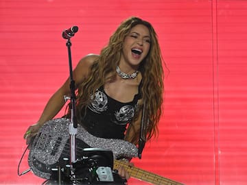 Shakira lidera las listas de ventas con su álbum &#039;Las Mujeres Ya No Lloran&#039;