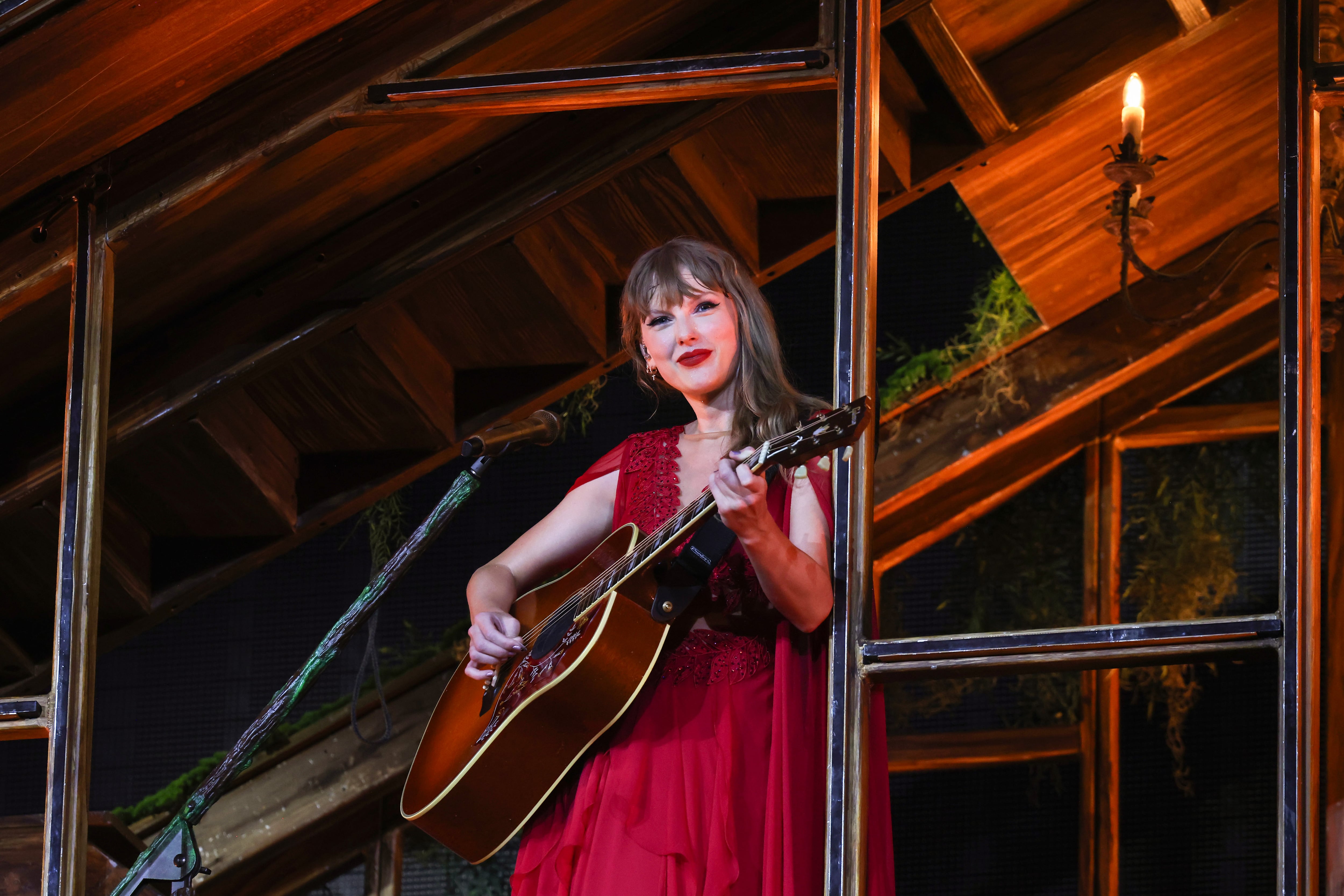 Taylor Swift cantando &#039;betty&#039; en el Eras Tour el 5 julio de 2024 en Ámsterdam. (Photo by Aldara Zarraoa/Getty Images for TAS Rights Management)