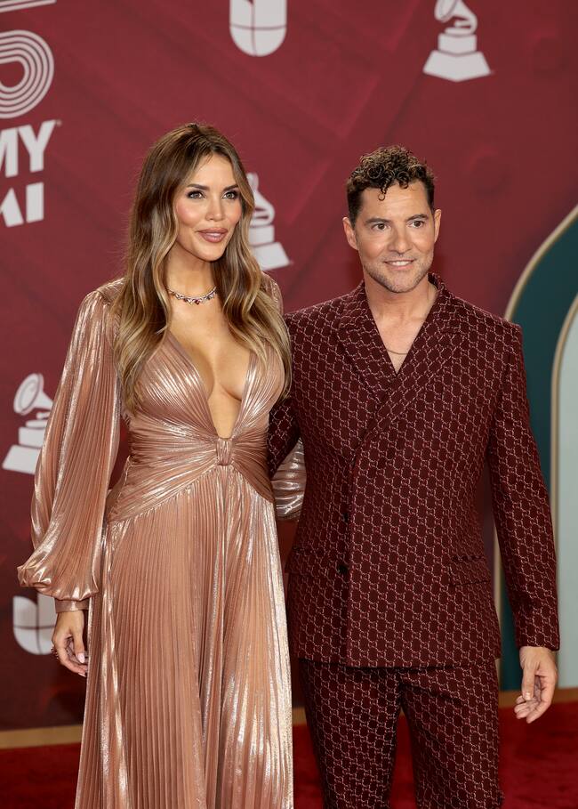Rosanna Zanetti y David Bisbal inauguraron el momento 'parejas' de la alfombra roja de los premios Latin Grammy 2024. Complementarse es todo un desafío para estas celebrities que derrochan glamour a dúo.