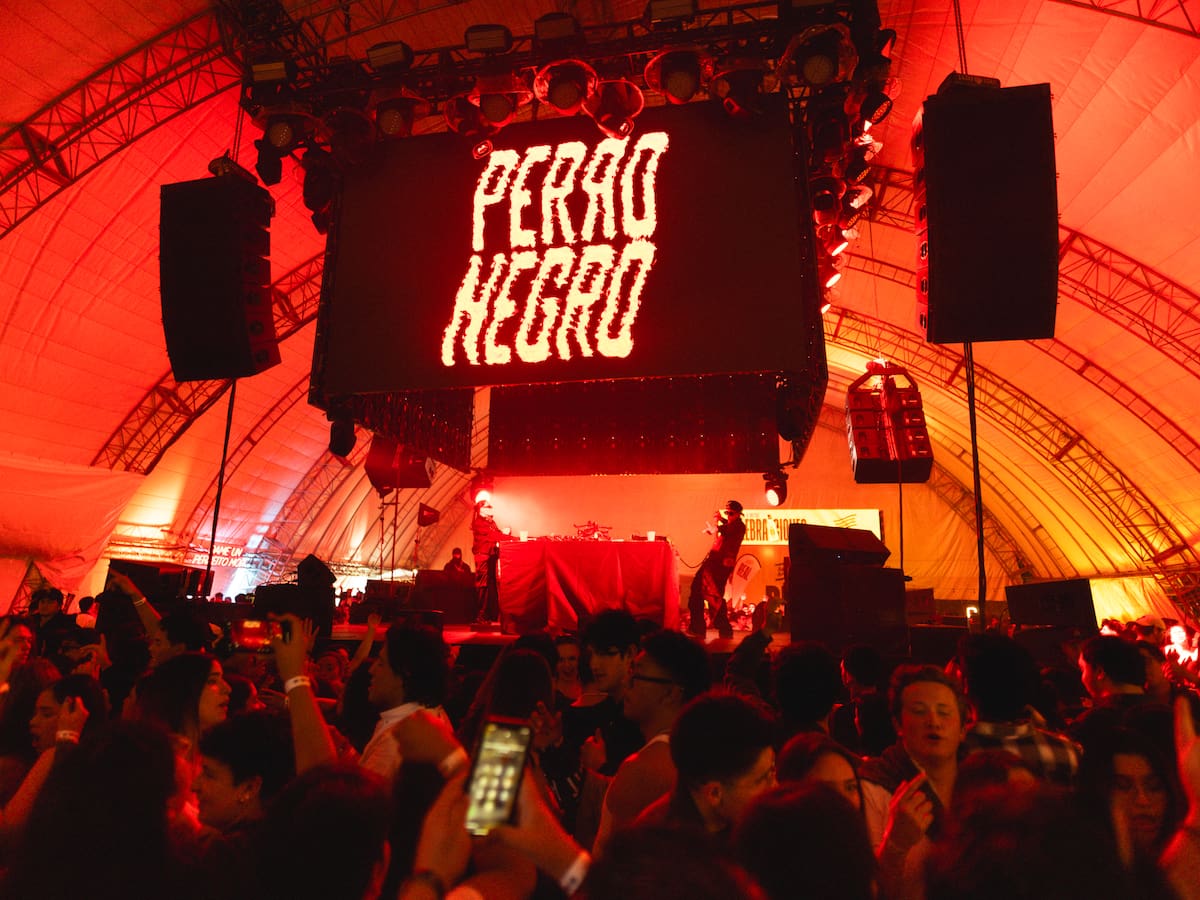 Perro Negro, la famosa discoteca a la que cantan Bad Bunny y Feid, ya no solo pincha himnos de reguetón: ahora quiere crearlos