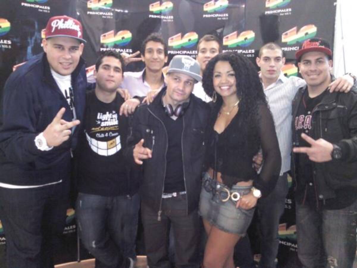 Ganadores del meet & Great con el equipo Flow Fest 2