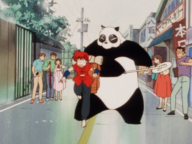 Ranma y su padre discuten en las calles de Japón.