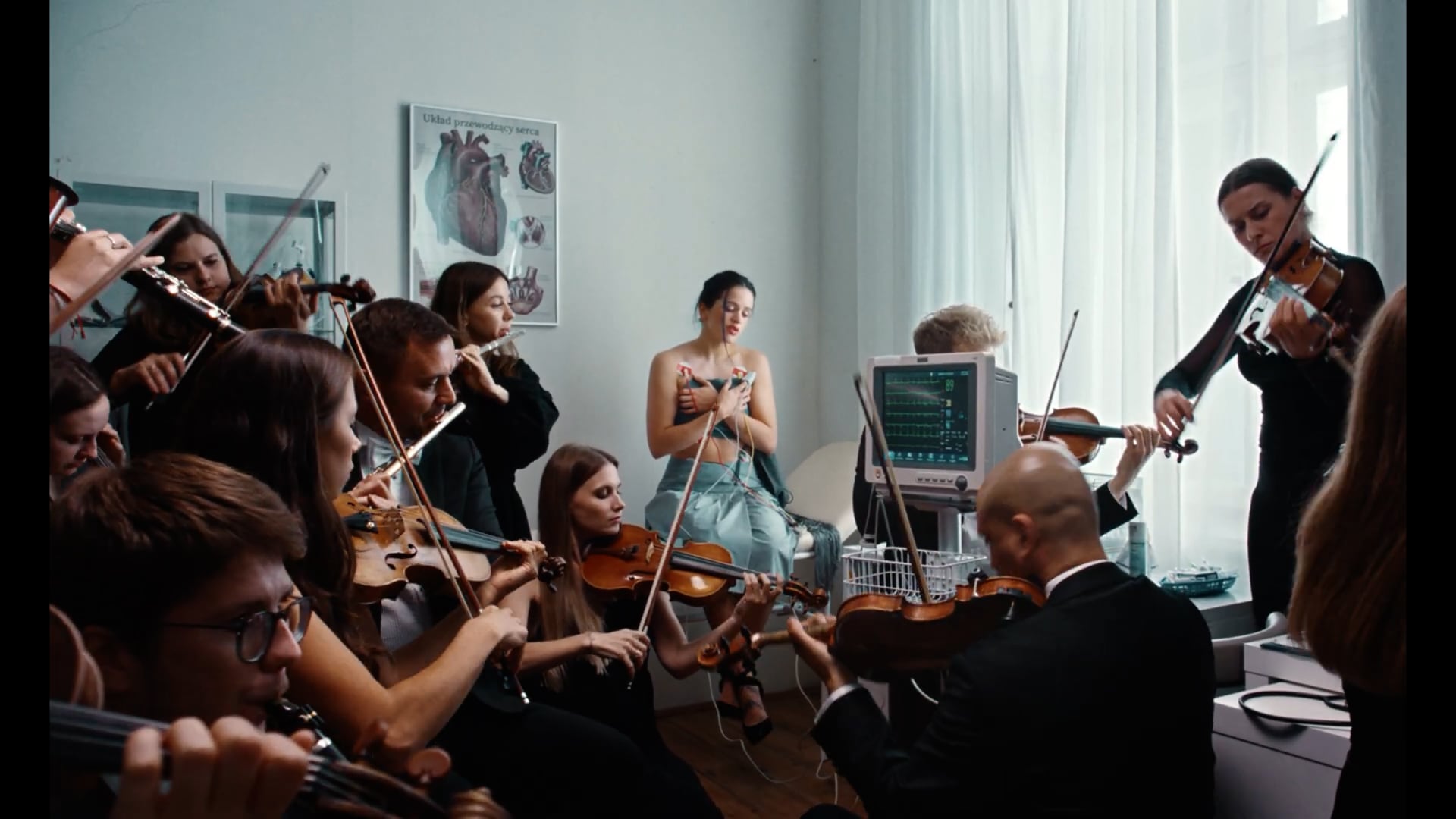 Plano número 12 del videoclip de &#039;Berghain&#039;