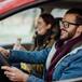Los avisos de la DGT a quien use lentillas, gafas o abrigo mientras conduce antes de multarles