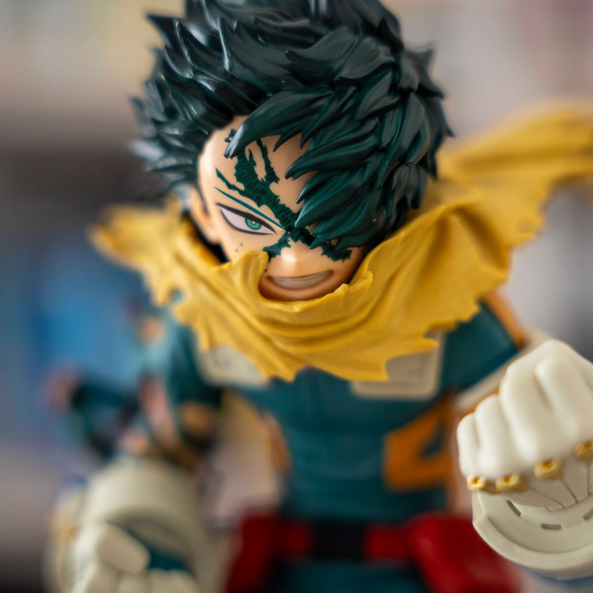 Celebra el final de 'My Hero Academia' con un altar definitivo en tu vitrina
