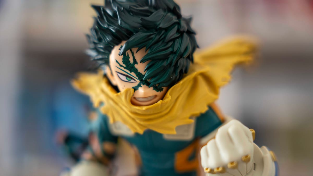 Celebra el final de 'My Hero Academia' con un altar definitivo en tu vitrina