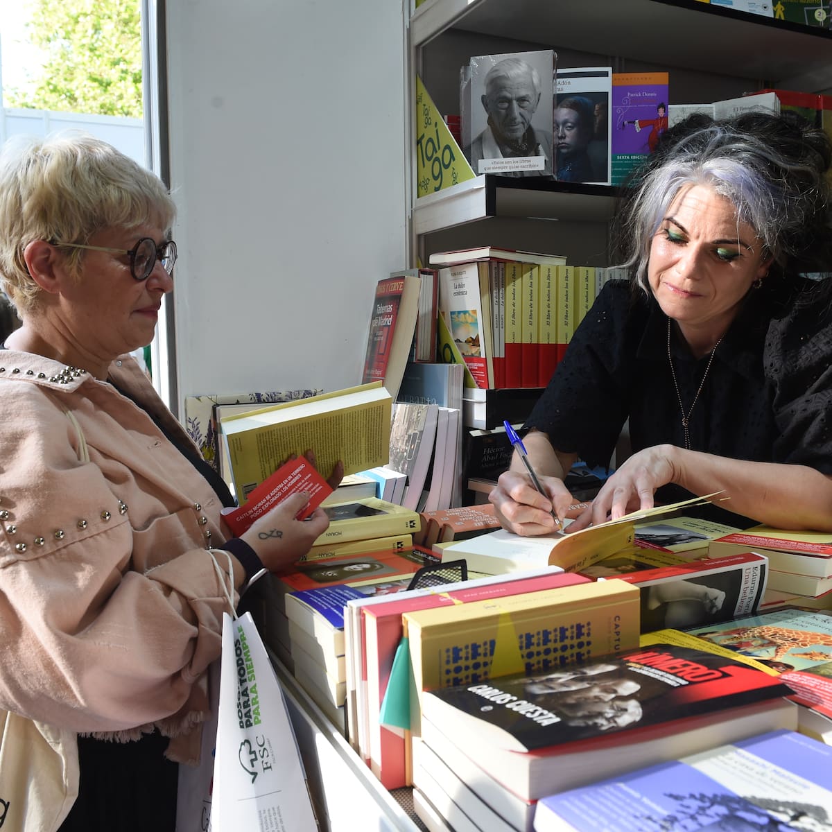 ¿Quién firma hoy, 2 de junio, en la Feria del Libro de Madrid? Casetas, autores y horas