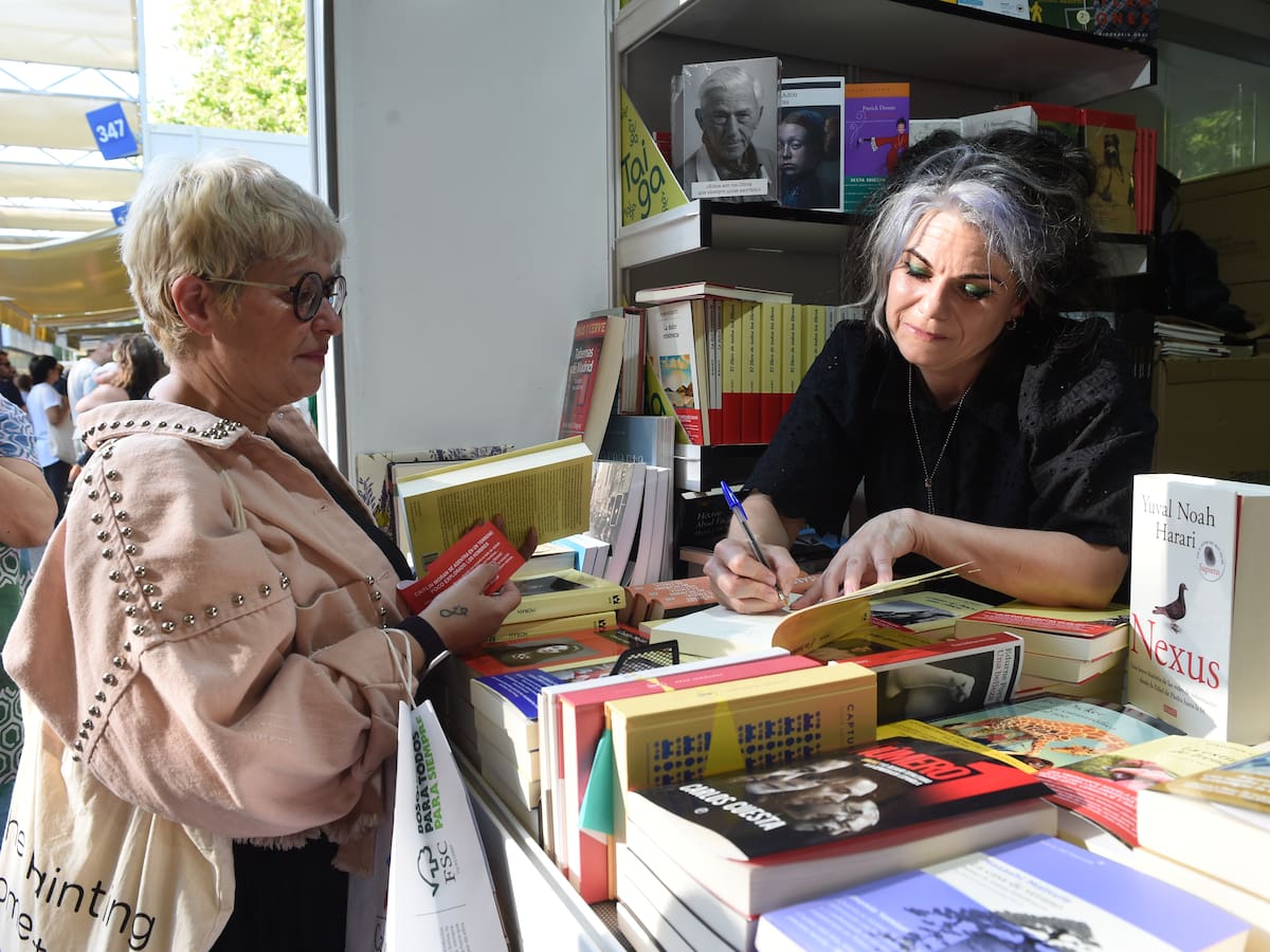 ¿Quién firma hoy, 2 de junio, en la Feria del Libro de Madrid? Casetas, autores y horas