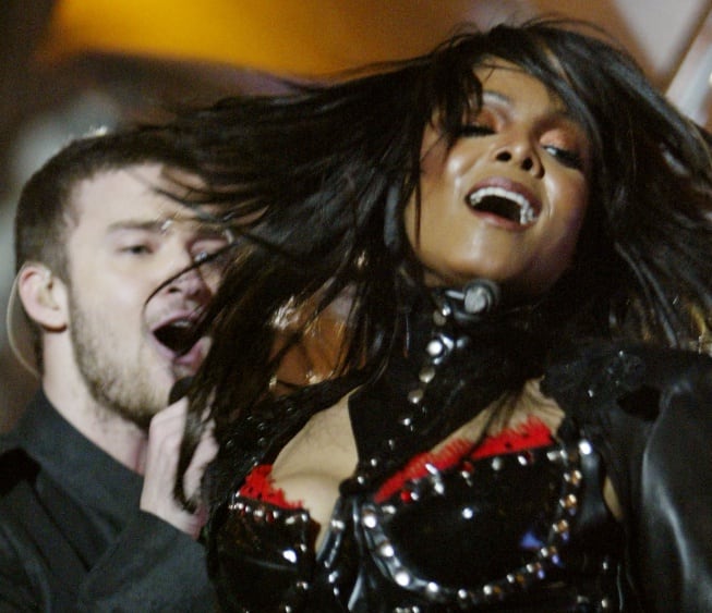 Justin Timberlake y Janet Jacksoon en la Super Bowl de 2004