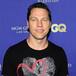 Tiësto comparte la foto más tierna con su hija y su mujer para dar la bienvenida al invierno