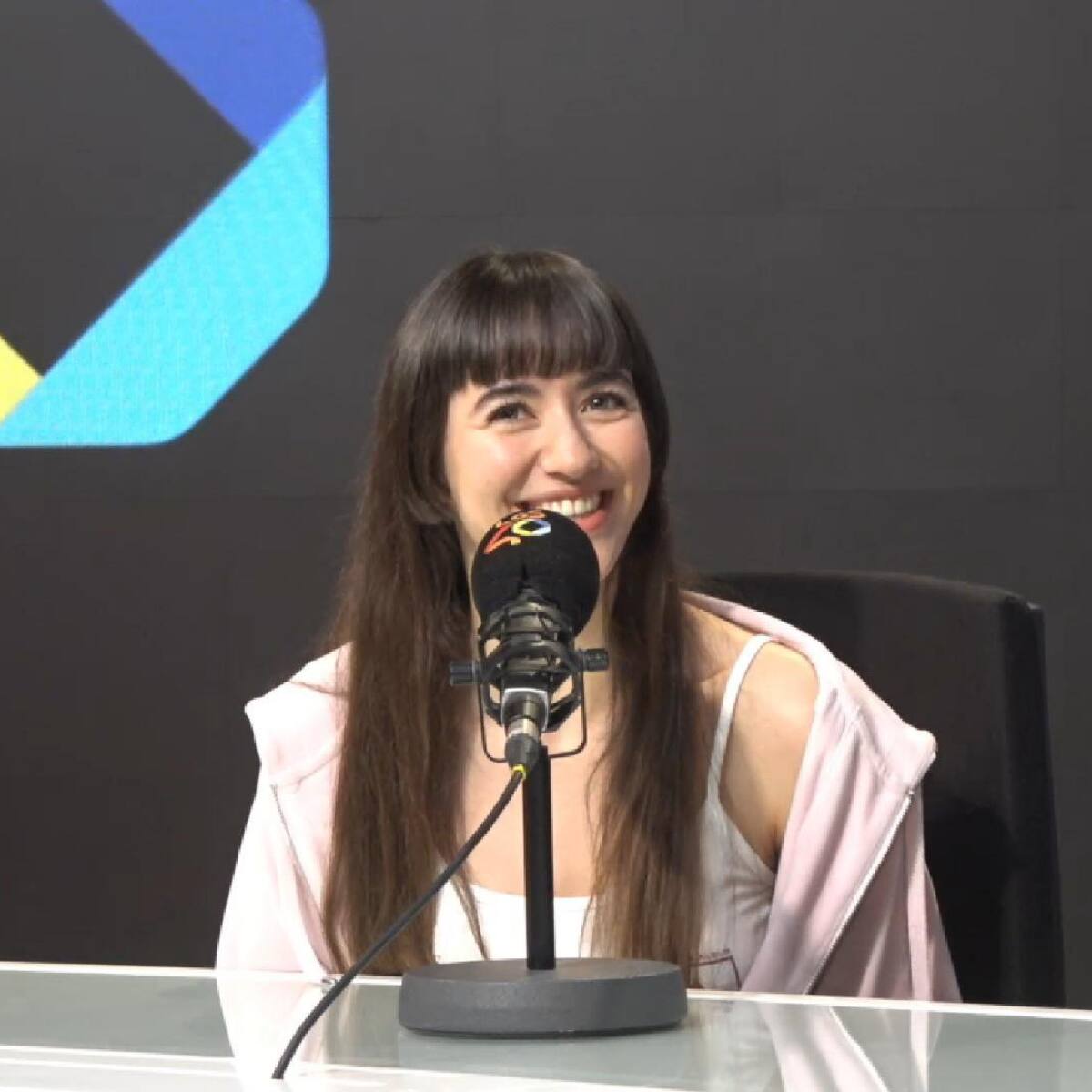 Ouineta presenta el seu nou EP i el single ‘DMs’: “El projecte és una performance de popstar”