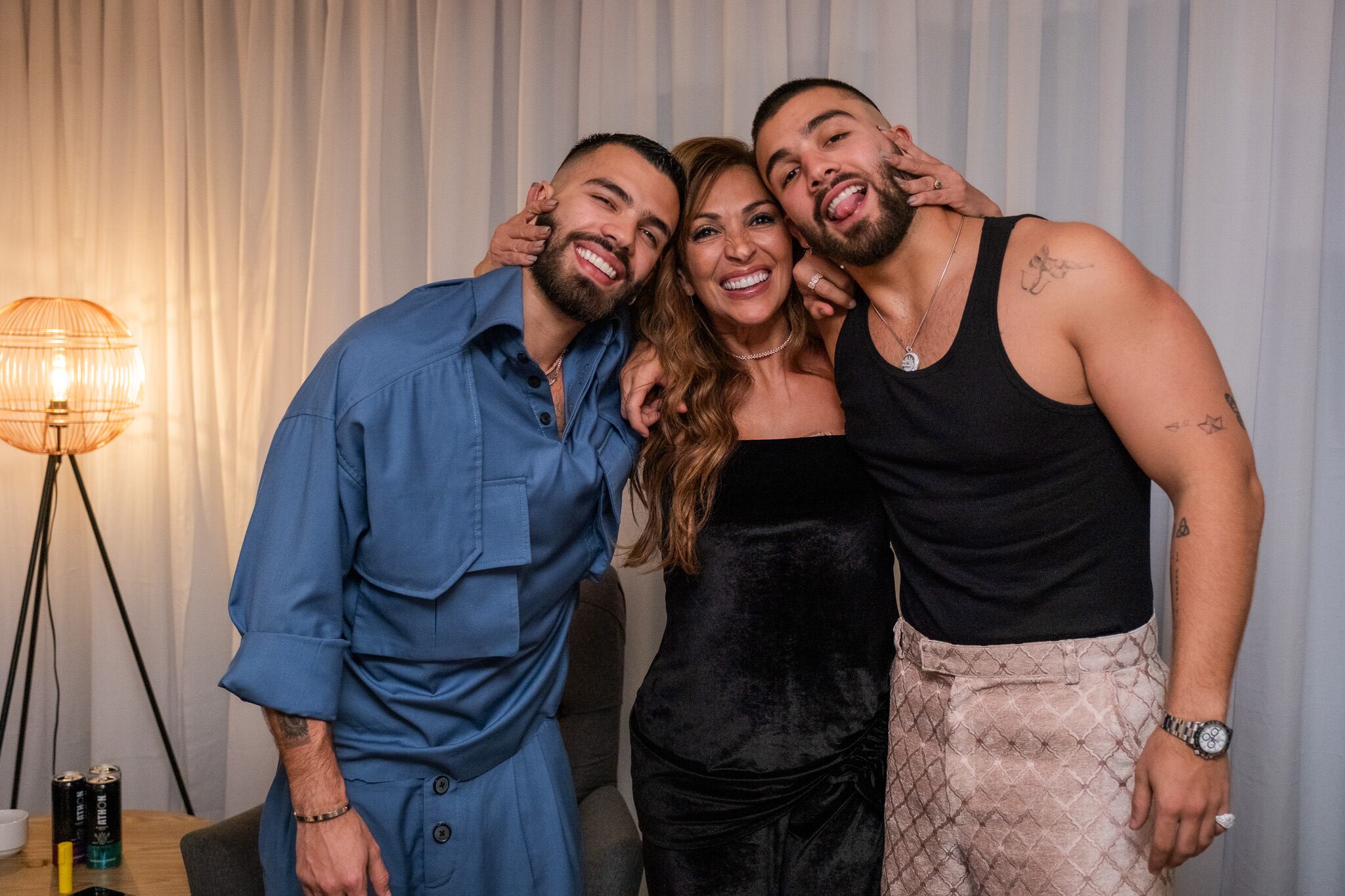 Estuvo acompañado de su madre y su hermano Julián.