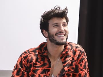 SEBASTIÁN YATRA COMPARTE UNA FOTO DESNUDO: “ALGUIEN ME HACKEO EL TELÉFONO”