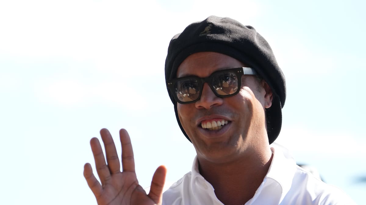 Ronaldinho lanza 'Camisa 10': Así es el ambicioso proyecto musical que reúne a 44 artistas de 18 países