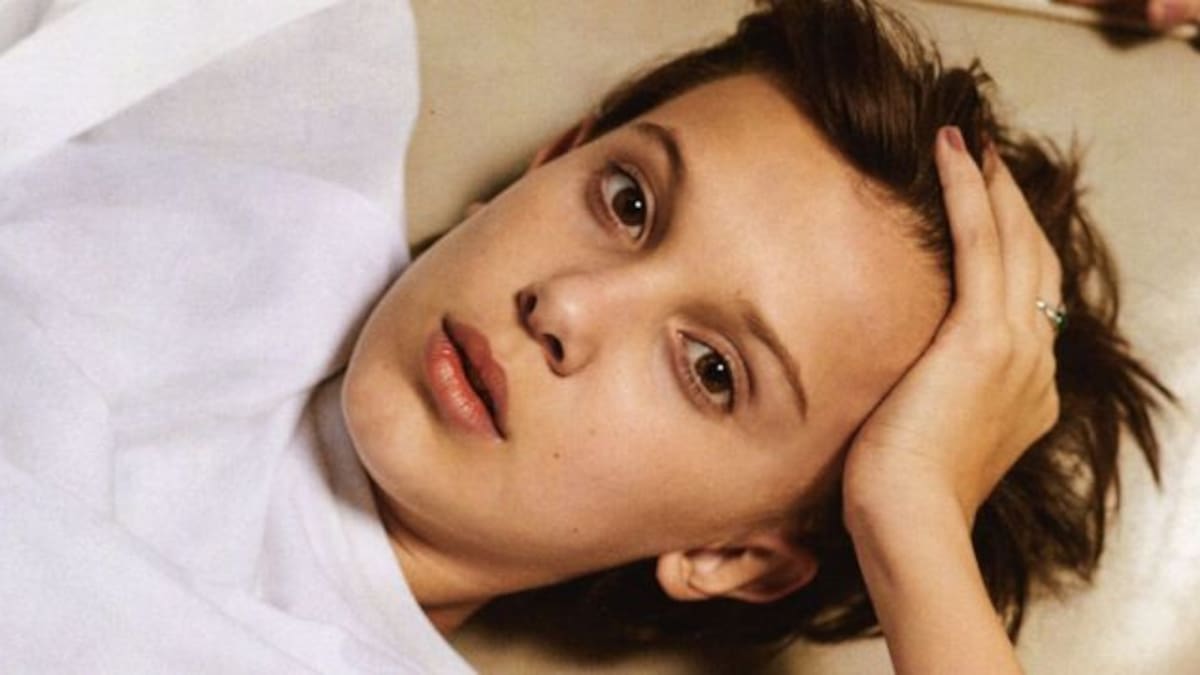 Millie Bobby Brown defendió al protagonista de la serie 'You' y ahora se arrepiente