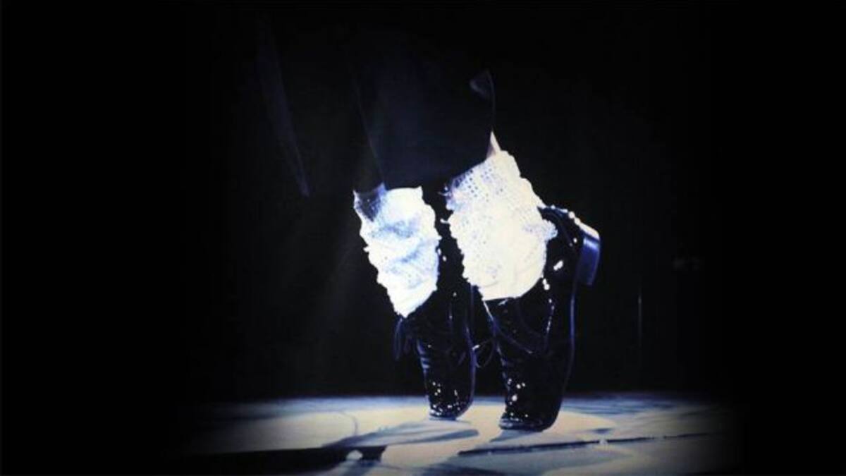 Subastarán calcetines de Michael Jackson en dos millónes de dólares