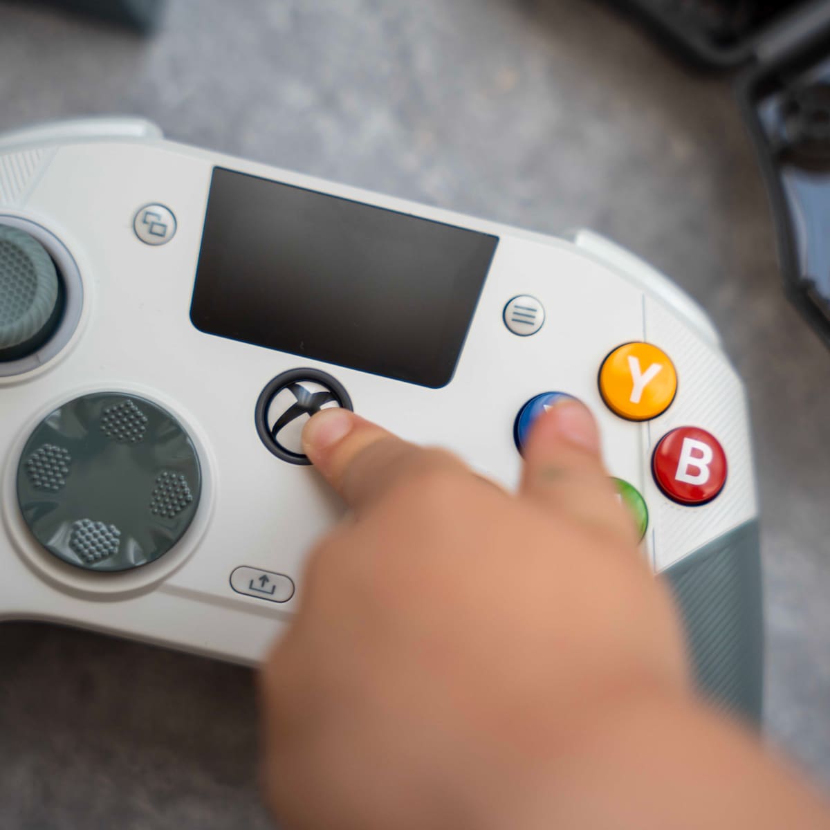 Revolution X Unlimited Limited Edition: nostalgia en blanco y rendimiento “élite” para Xbox
