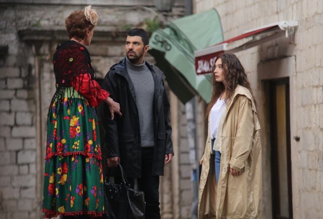 Fotograma de La hija del embajador.