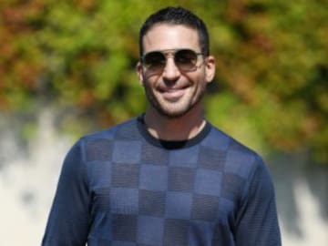 Miguel Ángel Silvestre la lía con un vídeo en el que enseña de más y aparece una chica que da que hablar