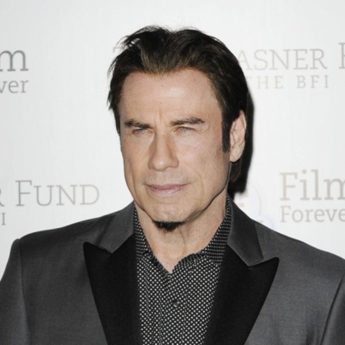 John Travolta explica por qué pronunció mal el nombre de Idina Menzel