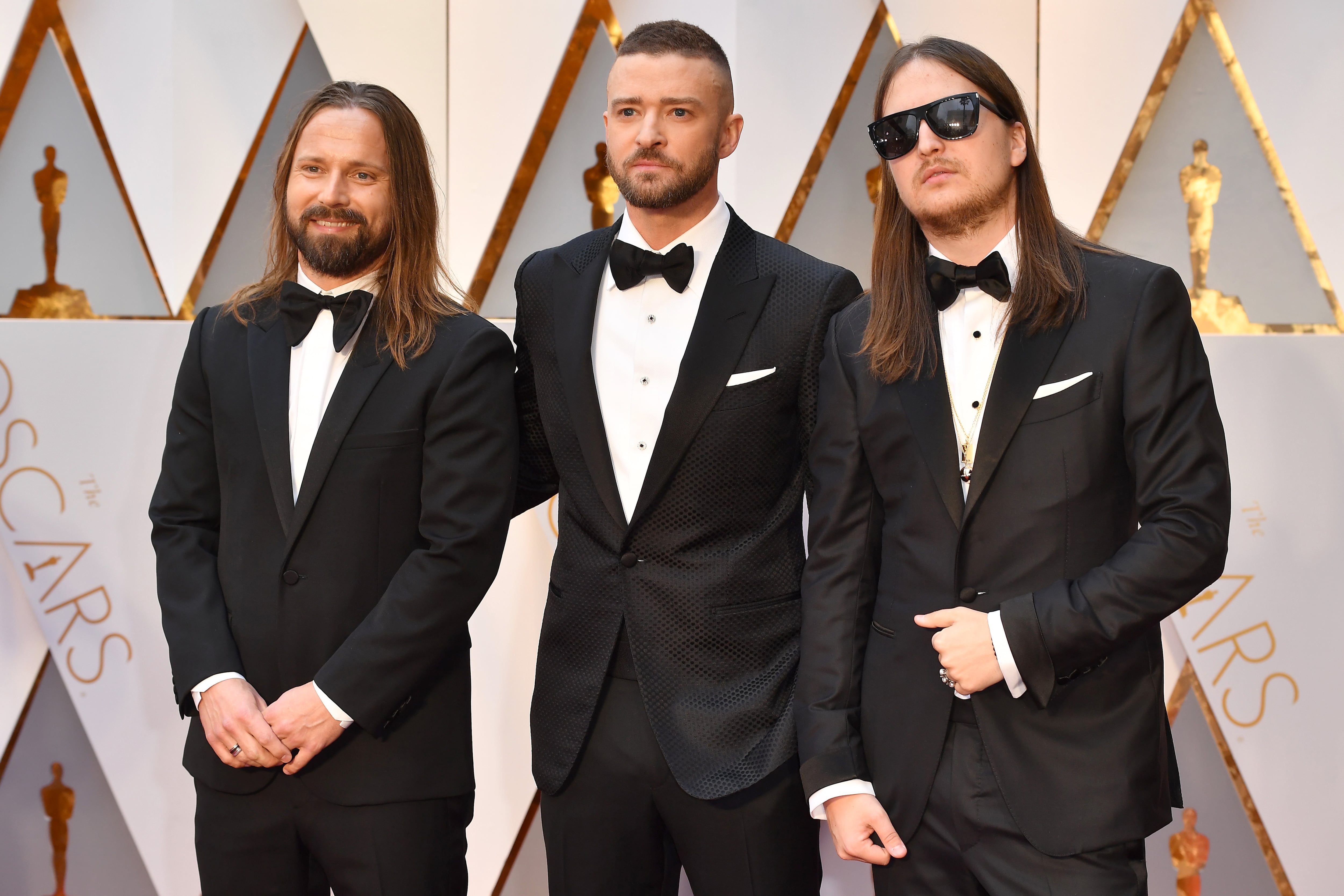 El productor Max Martin, el músico Justin Timberlake y el productor Karl Johan Schuster en la 89.ª edición de los Premios Oscar, celebrada en el Hollywood & Highland Center el 26 de febrero de 2017 en Hollywood, California.