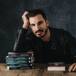 Javier Castillo ('La chica de nieve') desvela curiosidades de paisanos como Pablo Alborán: “Bailó con mi abuela”