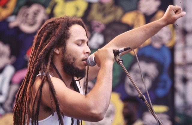 Ziggy Marley, en una actuación en directo de su gira &#039;Horde&#039; en Nueva York en 1995.