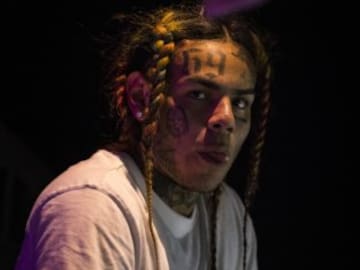 El rapero Tekashi 6ix9ine, rechazado tras intentar donar dinero a una asociación