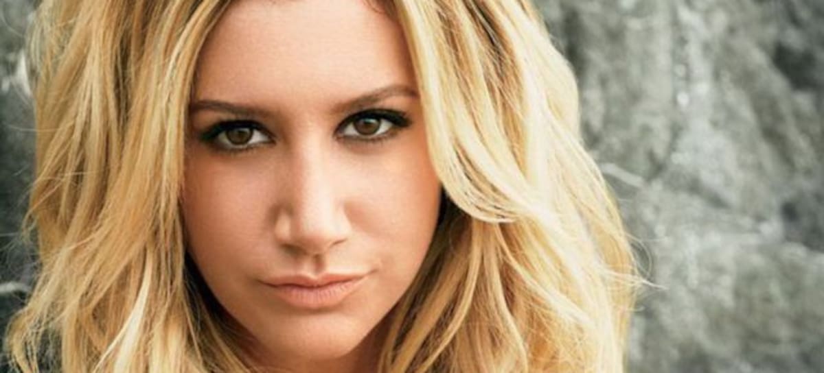 Ashley Tisdale se mete en la piel de Britney Spears