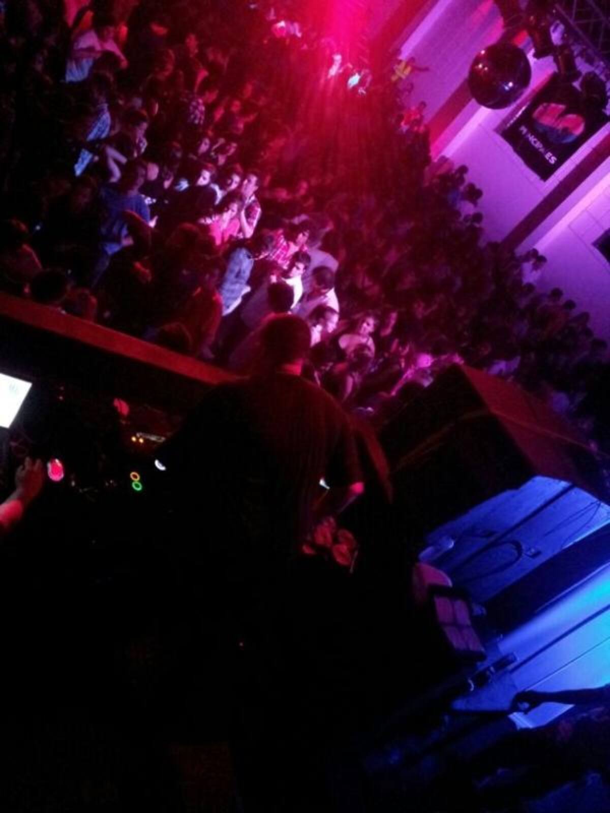 Tainy Loops en The Roxy - Pueblo Límite