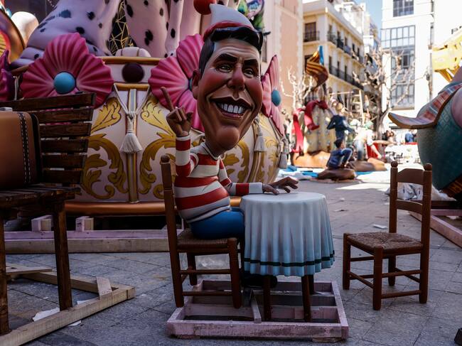 Ninot del presidente de la Comunidad Valenciana, Carlos Mazón, en las Fallas 2025
