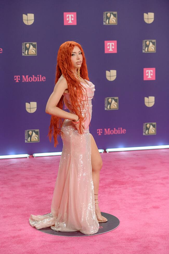 Los influencers se han convertido en imprescindibles en estos eventos y Yerimua no quiso perderse la cita a la que llegó con un brillante vestido.