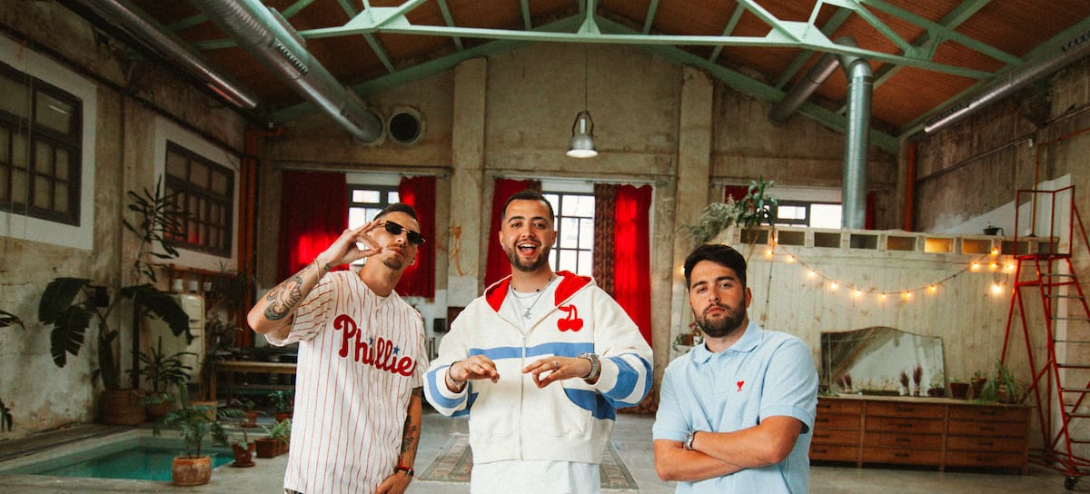Danny Romero, César AC y Chema Rivas en el videoclip 'Por lo que sea'. (Foto cedida por 33 Producciones)