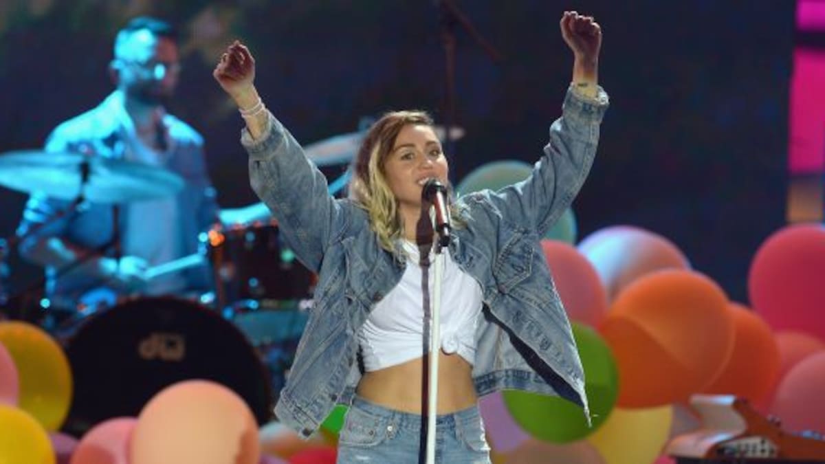 Miley Cyrus se sube al “Carpool Karaoke” junto a su familia