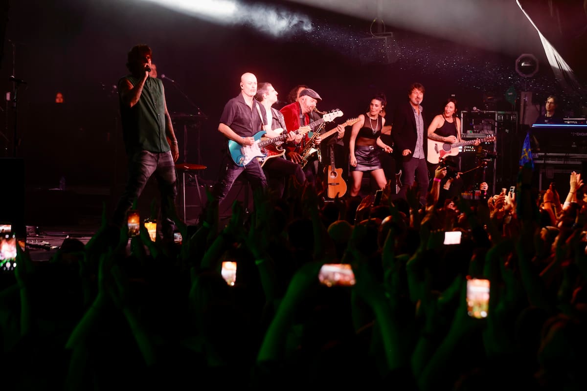 Después de un concierto lleno de pop rock y mucha entrega, solo podemos decir, que esta nueva era ha comenzado con buen pie. Ahora queremos más Melendi.