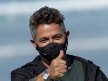 Alejandro Sanz juega a las 7 diferencias con un fotón