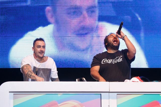 DJ Nano y Carlos Jean durante una actuación en Los40 Primavera Pop 2013. /Foto: Pablo Blazquez Dominguez/Getty Images.