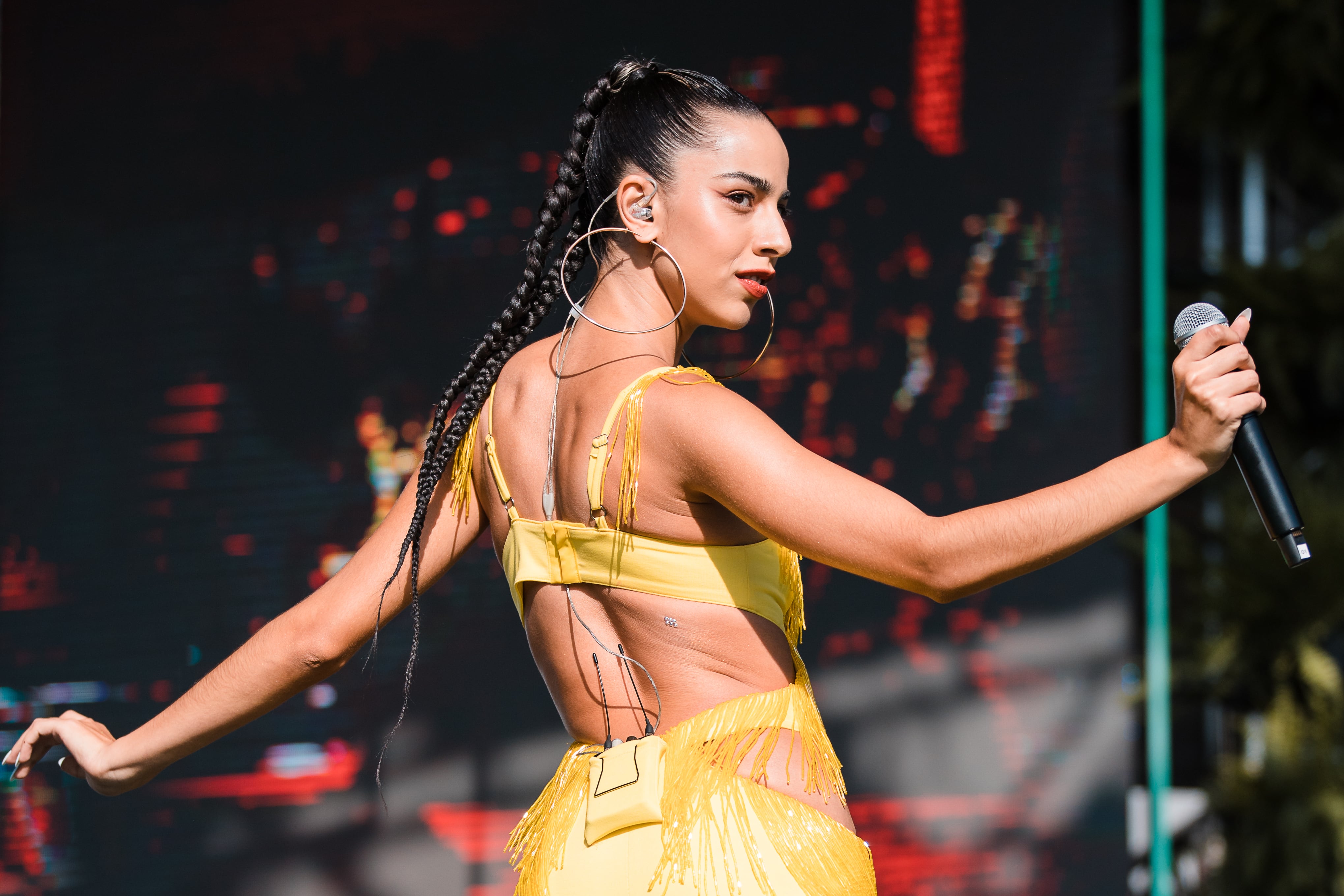 Quién es Marina Sena, la artista brasileña con la que quiere colaborar Rosalía